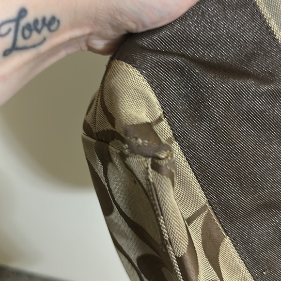 Y2K Coach Tan and Brown Logo Shoulder Bag A0960-F13548 - Picture 4 of 8